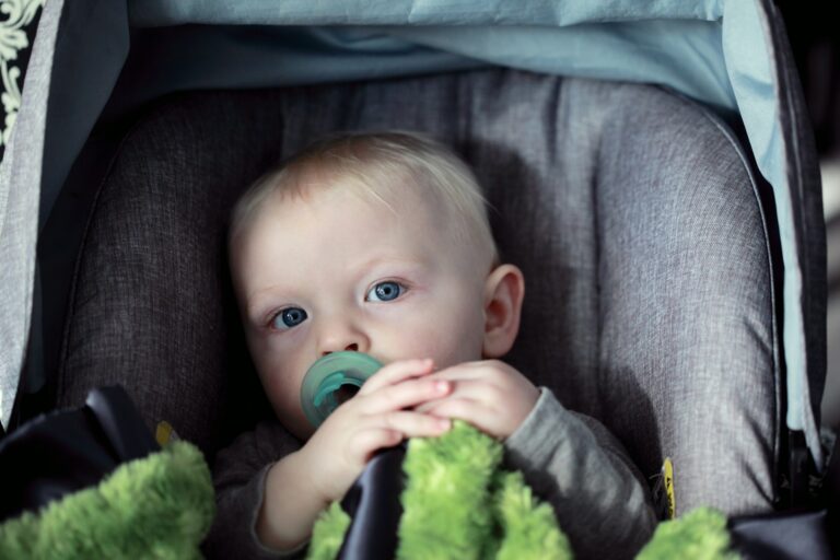 Enfant dans la voiture