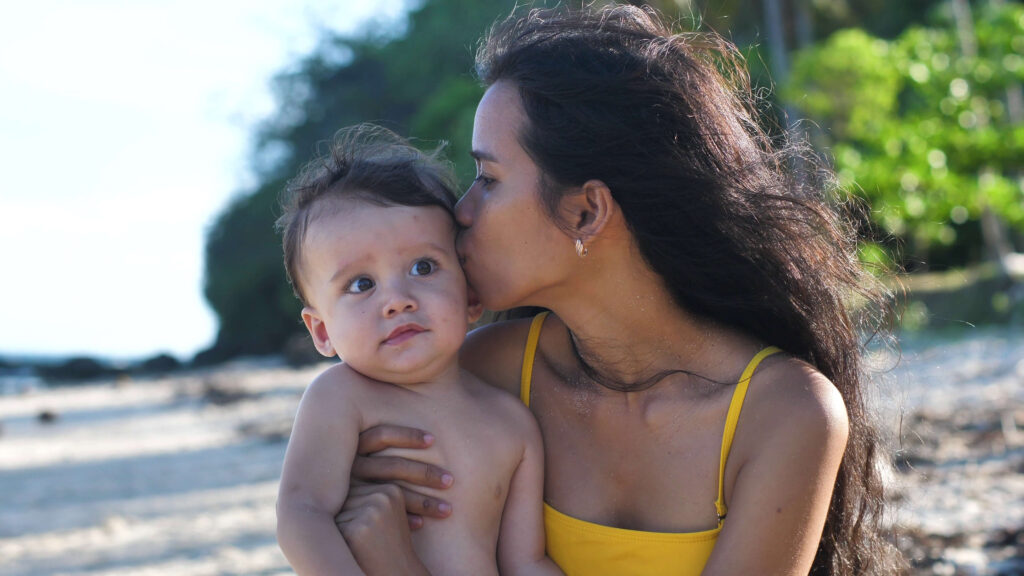 Calinothérapie entre maman et bébé