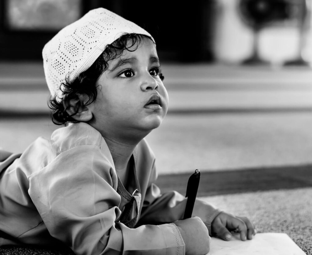 bébé avec sa djellaba